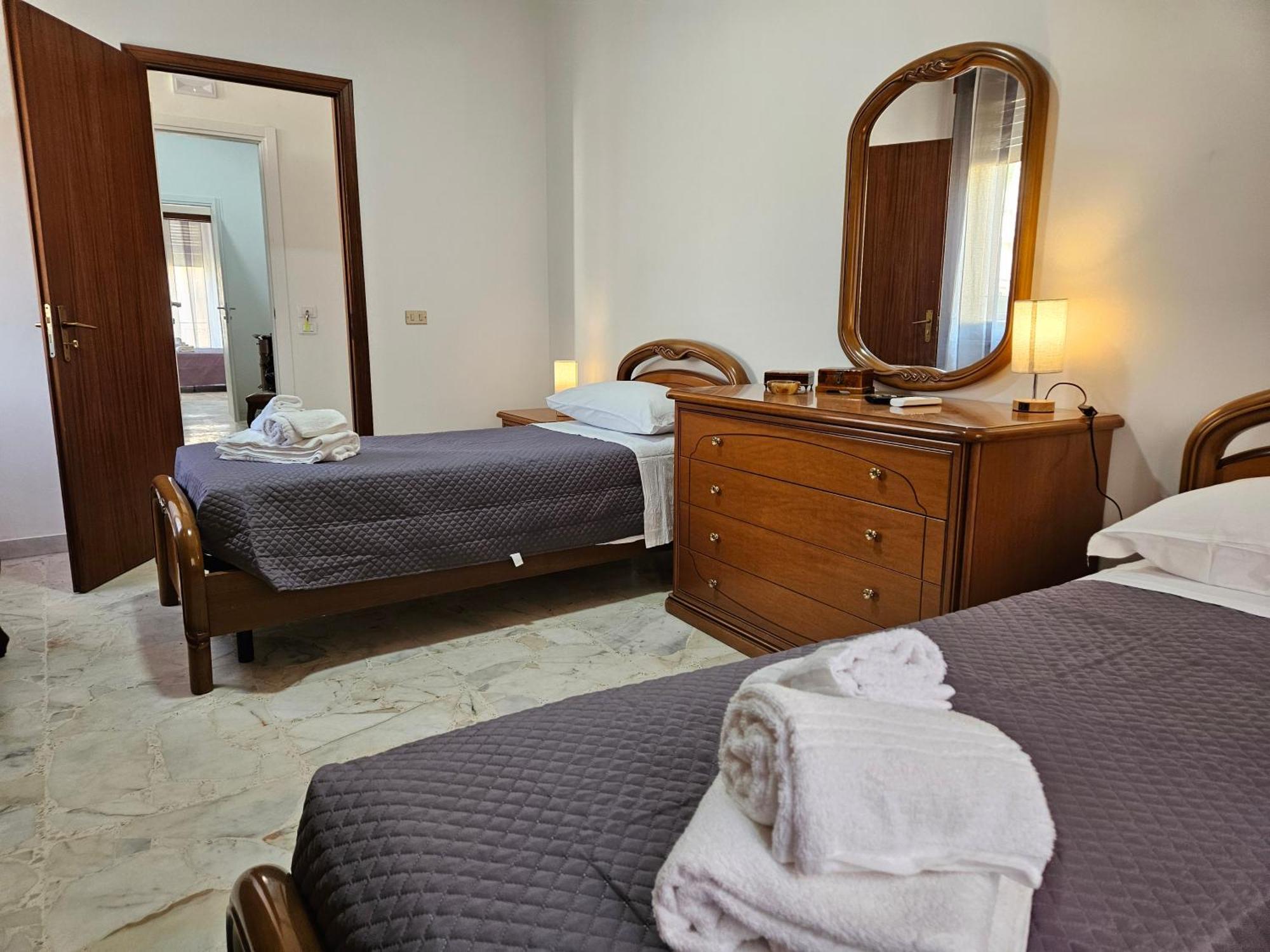 Porta Messina Rooms Taormina Esterno foto