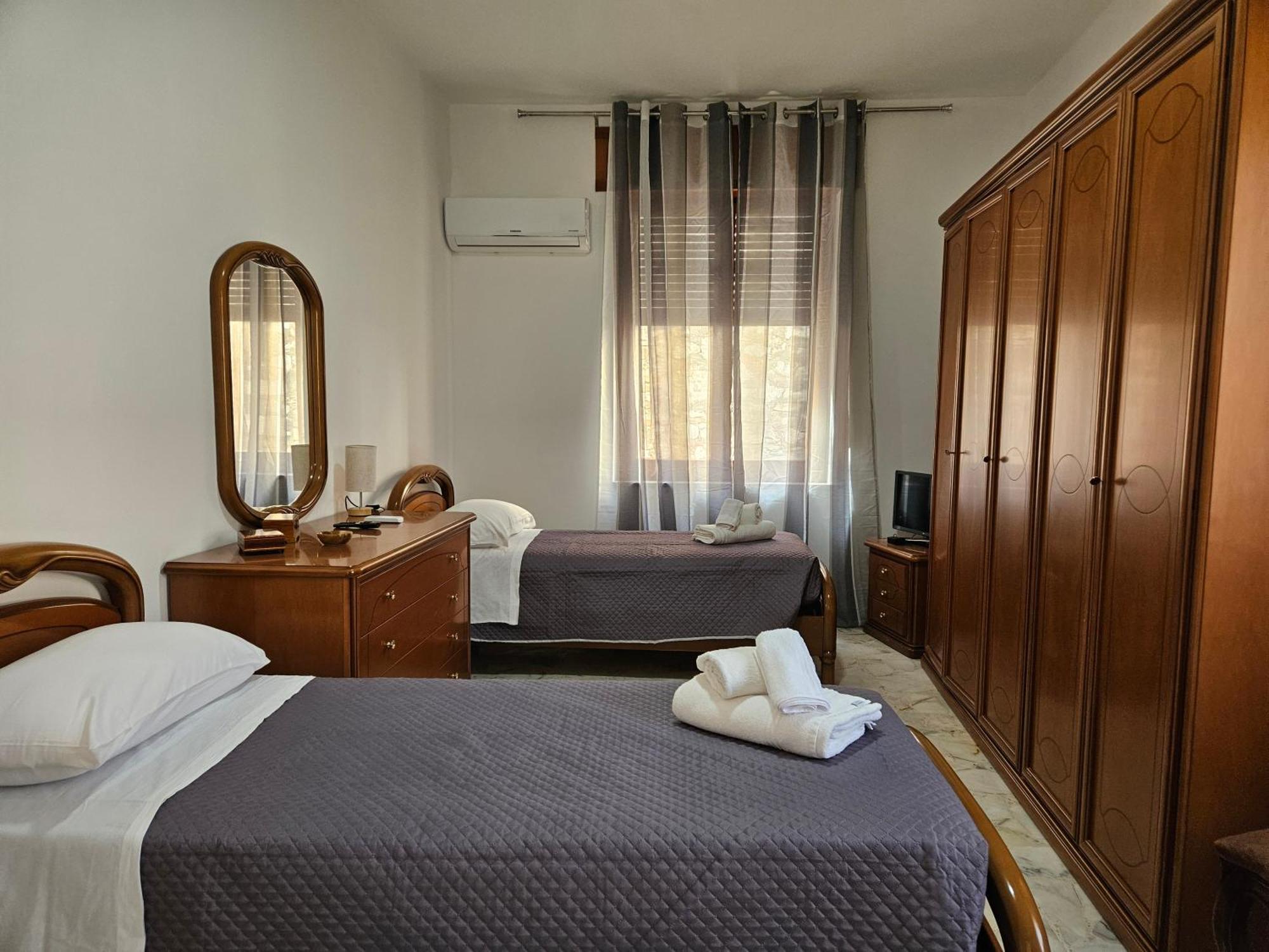 Porta Messina Rooms Taormina Esterno foto