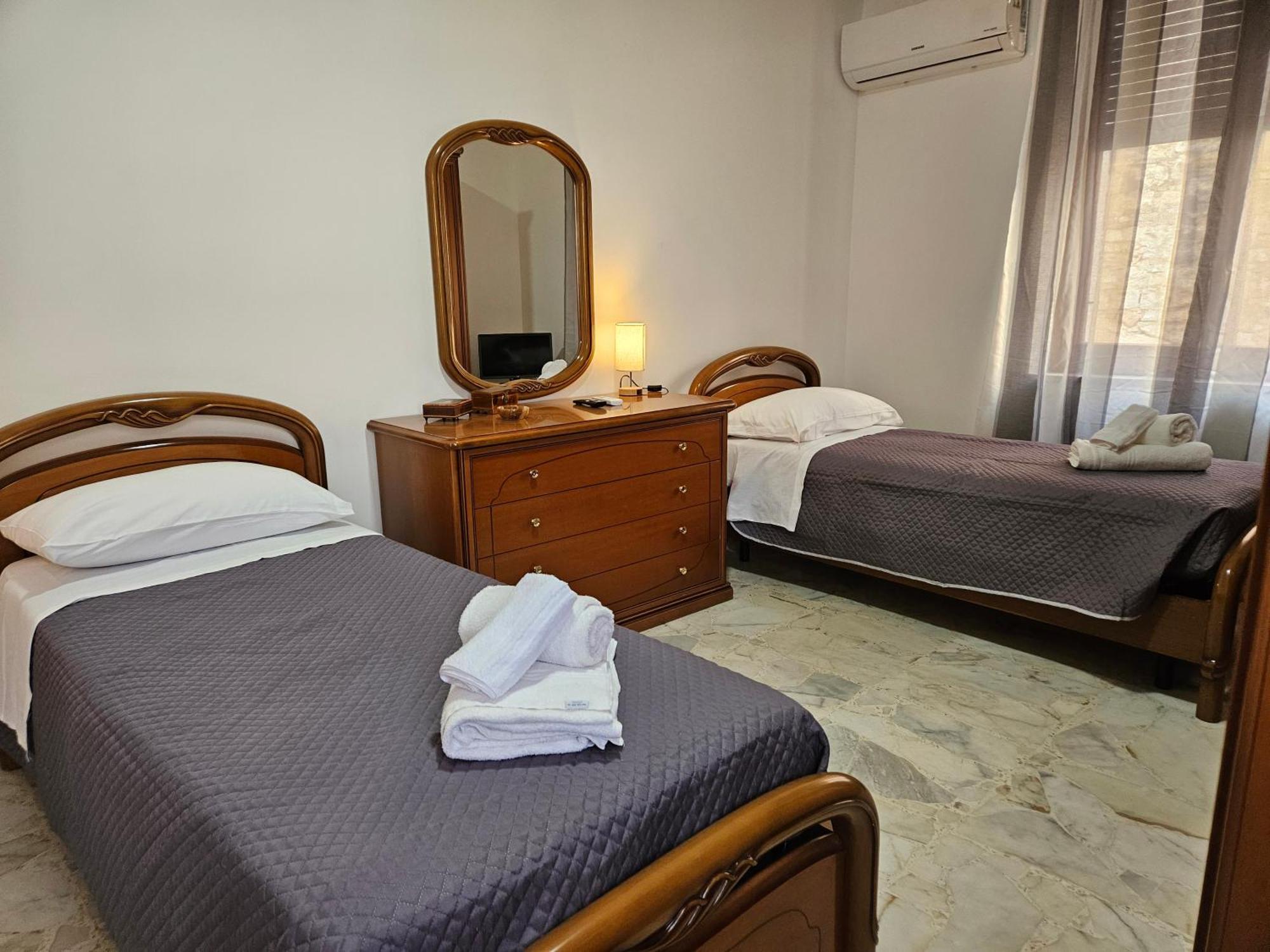 Porta Messina Rooms Taormina Esterno foto